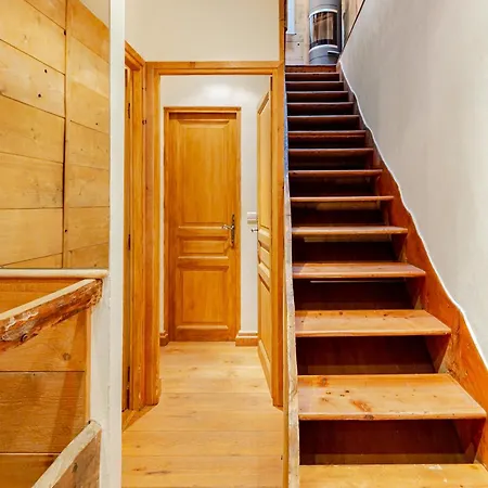 Chalet Anemones Chalet, Central, 4 Bedrooms, Sauna And Parking *