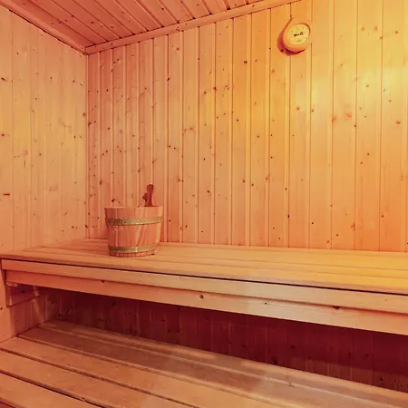Anemones Chalet, Central, 4 Bedrooms, Sauna And Parking שאמוני